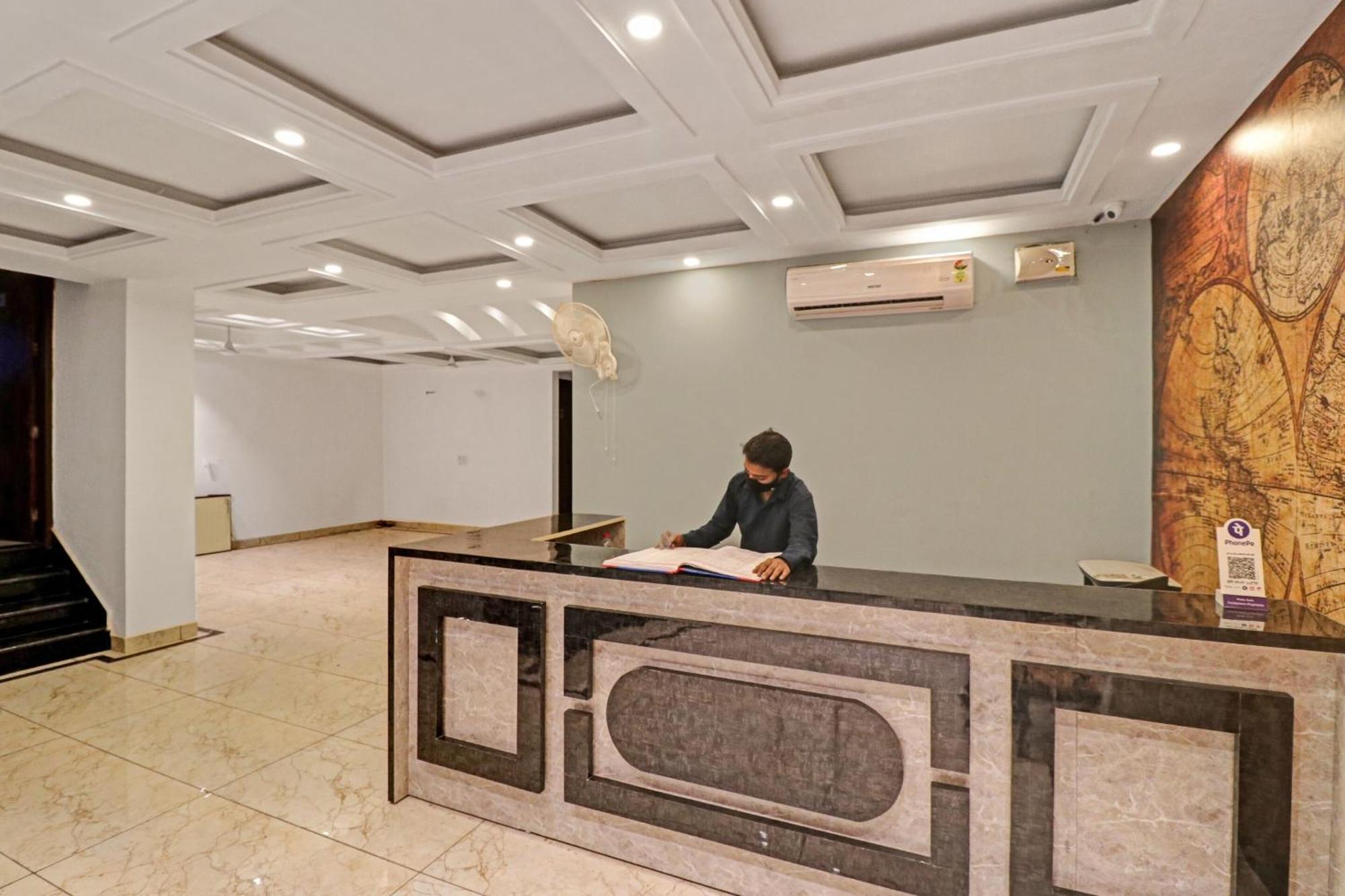 Townhouse Tark Inn New Delhi Ngoại thất bức ảnh