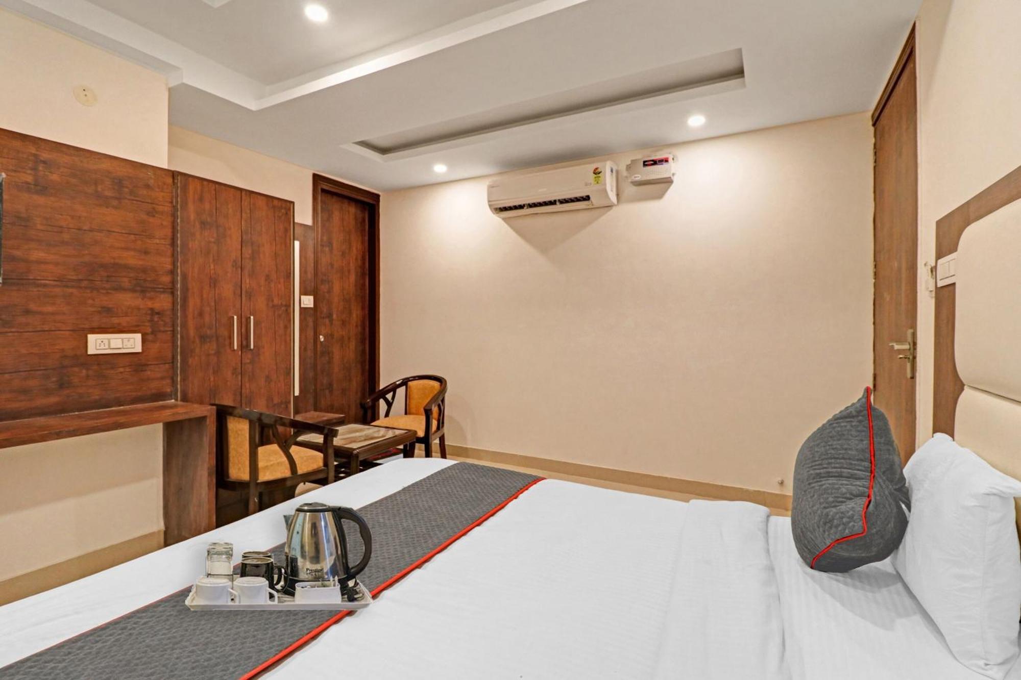 Townhouse Tark Inn New Delhi Ngoại thất bức ảnh