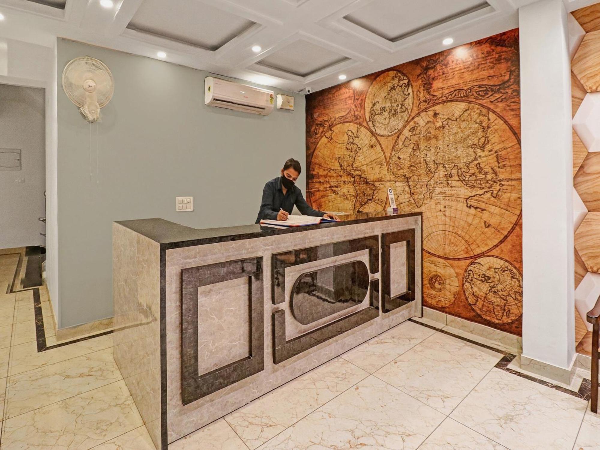 Townhouse Tark Inn New Delhi Ngoại thất bức ảnh