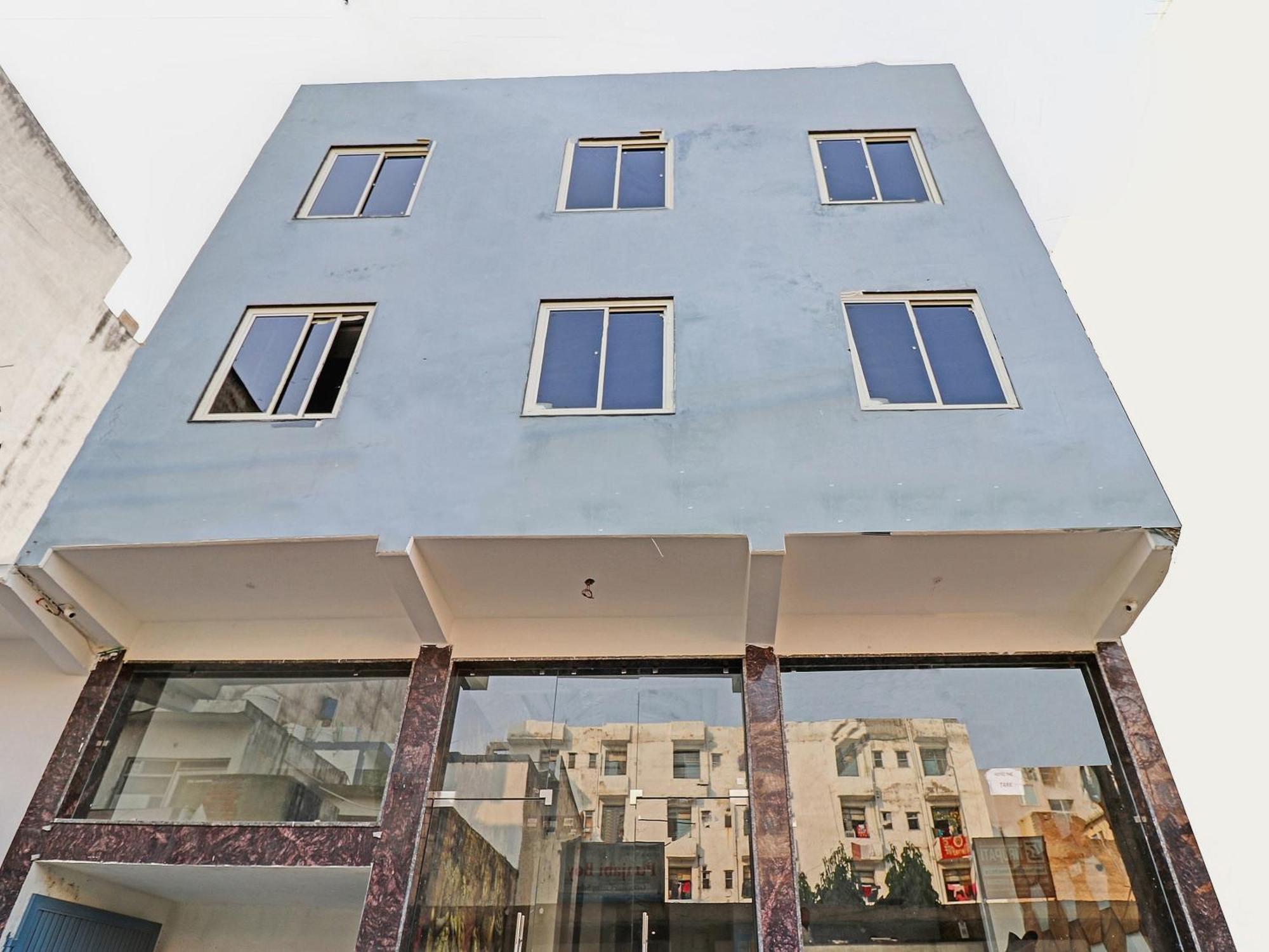Townhouse Tark Inn New Delhi Ngoại thất bức ảnh