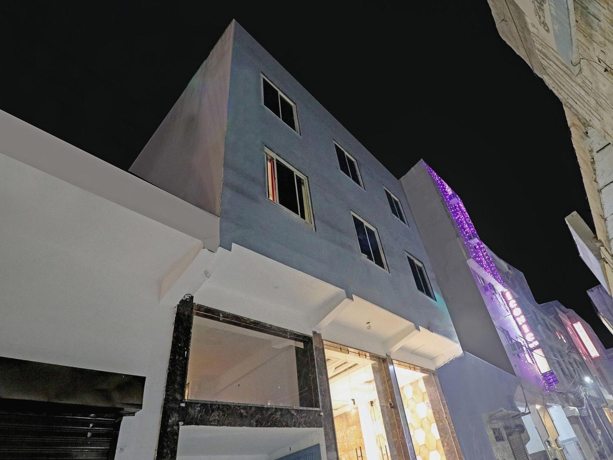Townhouse Tark Inn New Delhi Ngoại thất bức ảnh
